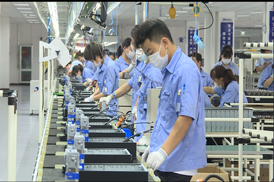 同方湖北宜城工廠首批“鯤鵬”臺(tái)式電腦順利下線，開(kāi)啟國(guó)產(chǎn)計(jì)算機(jī)新篇章